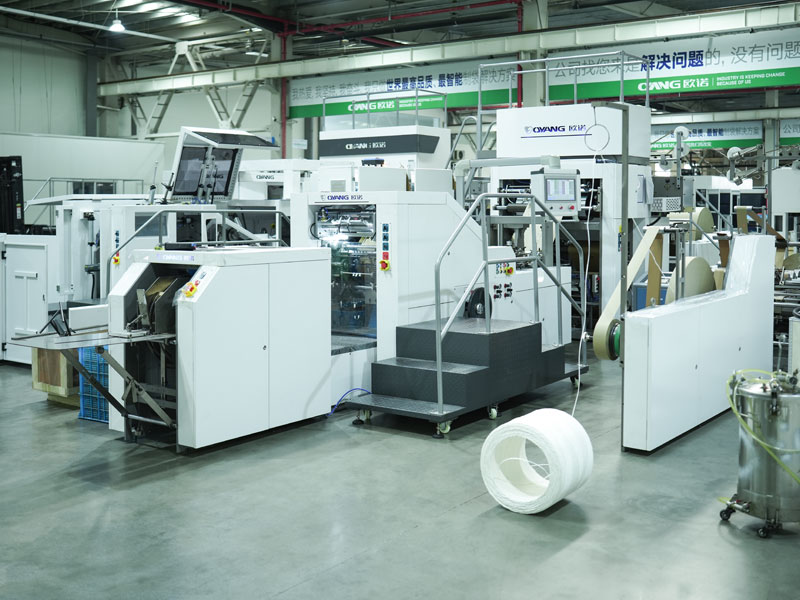 Máquinas OYANG Uma máquina de saco de papel com fundo quadrado série com alça torcida on-line