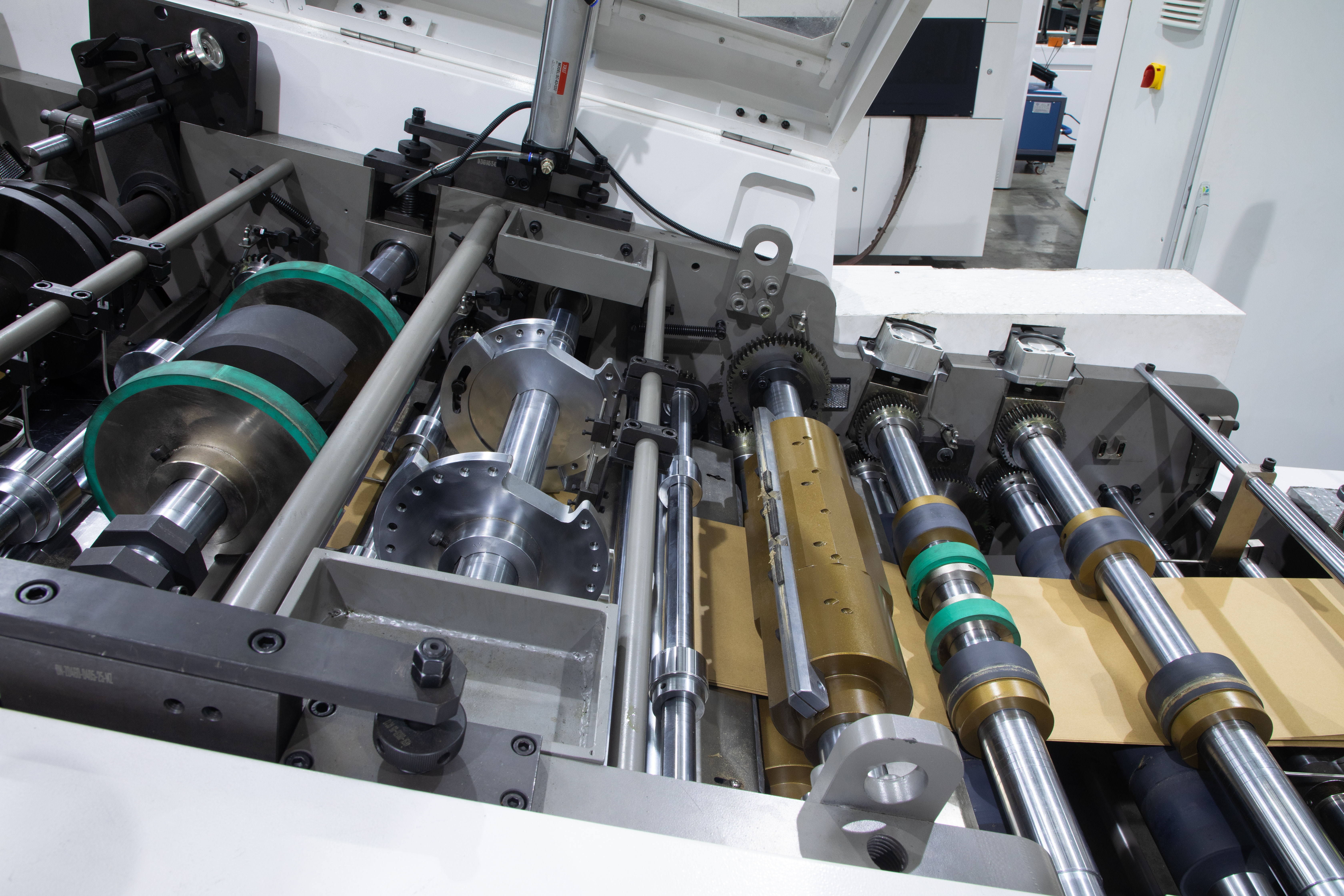 Máquina de fabricação de bolsas inteligentes com alça torcida